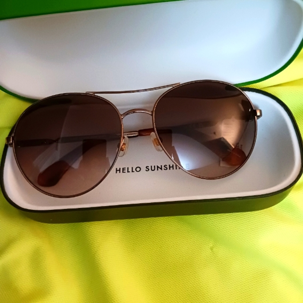 Kate Spade Slightly Oversized Woman's Sunglass NWT & Case Joshelles